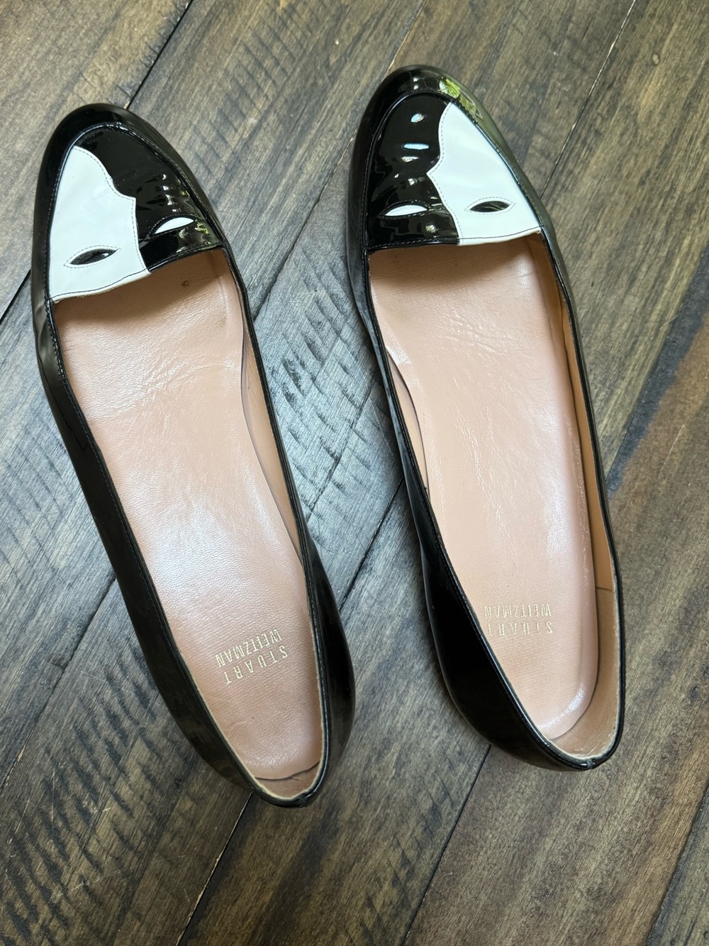 Stuart Weitzman | Theatre Mask Patent Leather Loafer Flats - Picture 3 of 10